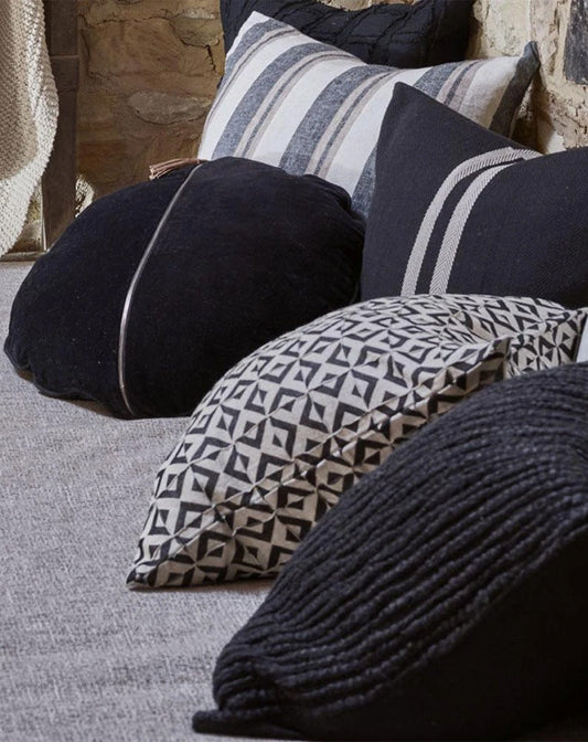 Artisan Cushion Black 50x50